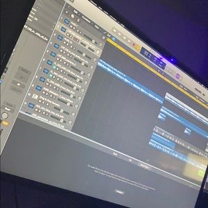 Meet your Posher, Ajah